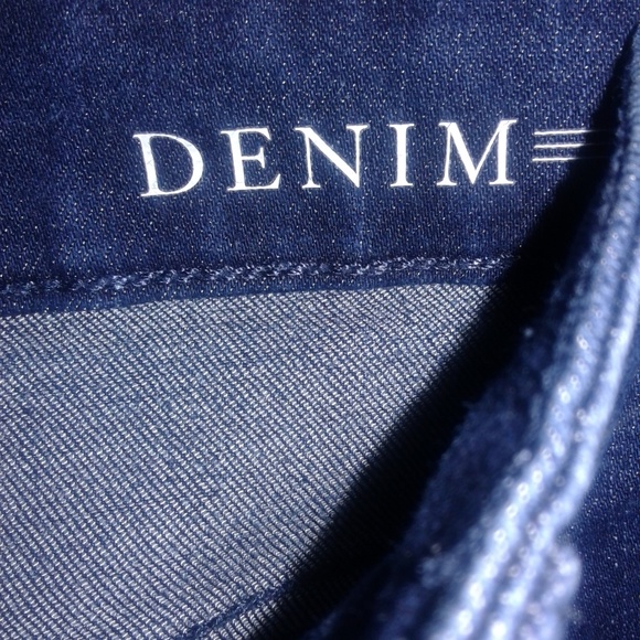 π Croft & Barrow Premium Denim Capris - Picture 4 of 9